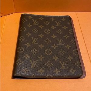 Louis Vuitton GM agenda.  Excellent condition.